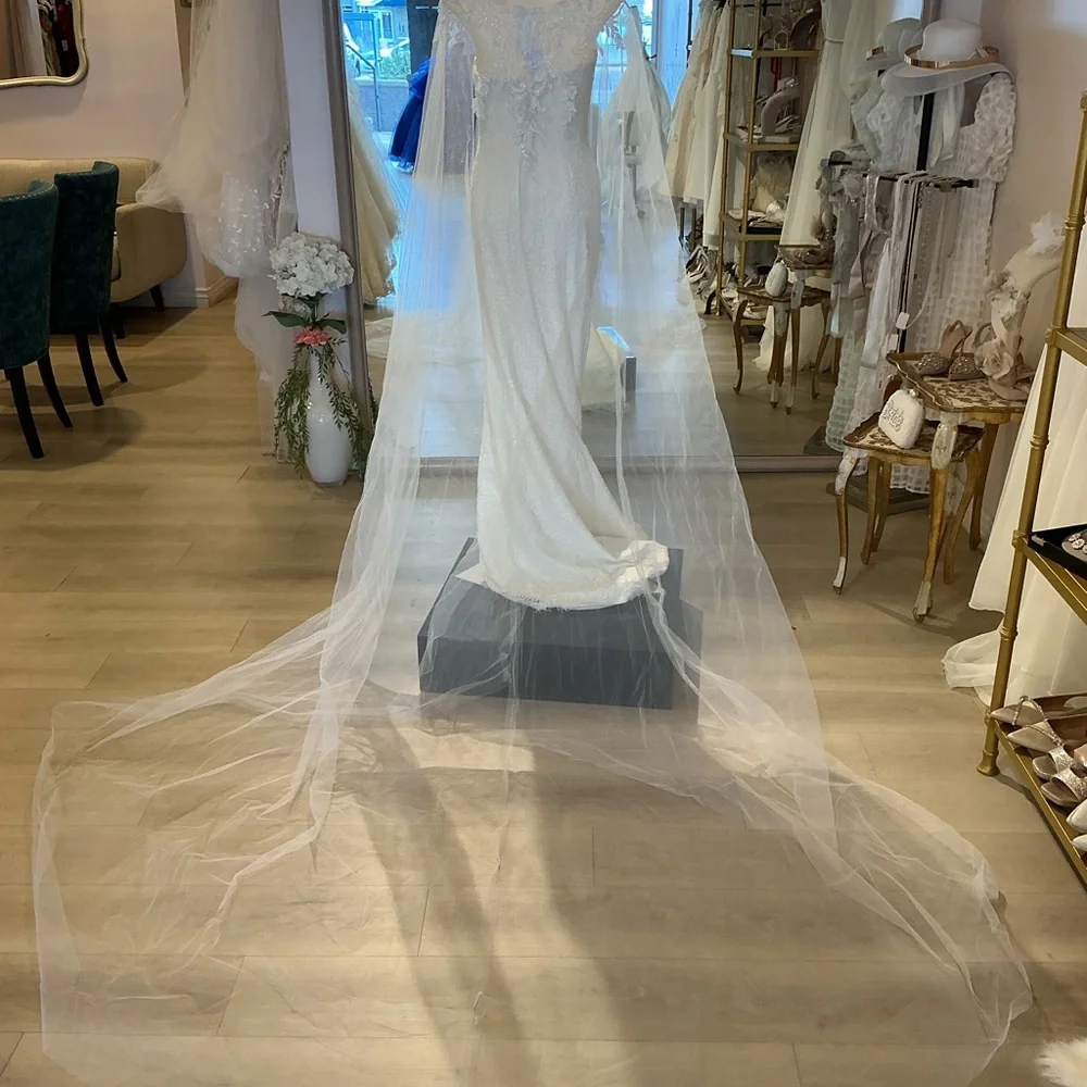 Beaded lace tulle bridal cape - Picture 5 of 5